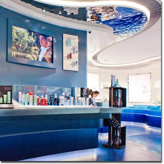 EXYD-M im BIOTHERM-Shop im Festival Walk in Hong Kong. Foto: Jean Gorguet, Hong Kong, 2011.